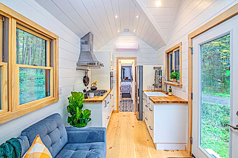 Tiny house With a First Floor Bedroom 