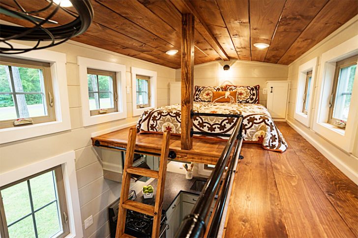 Luxurious Tiny House On Wheels For The Whole Family | Retreat - Country ...