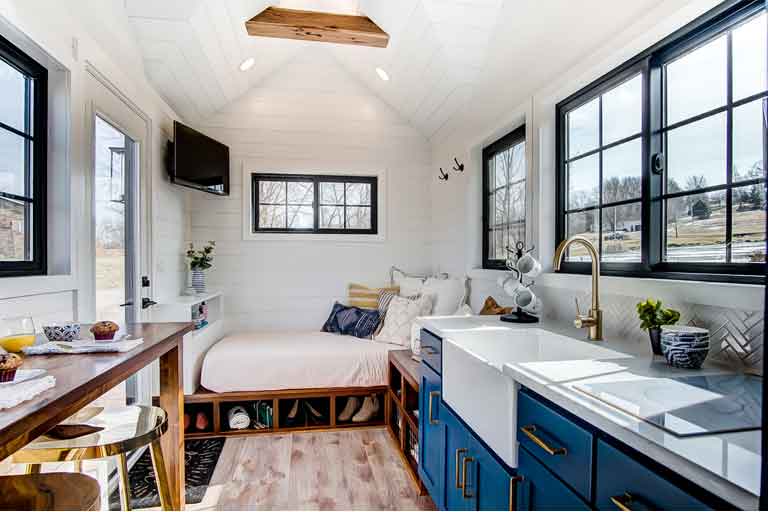  Tiny House Fits Queen Or Full-Size Mattress