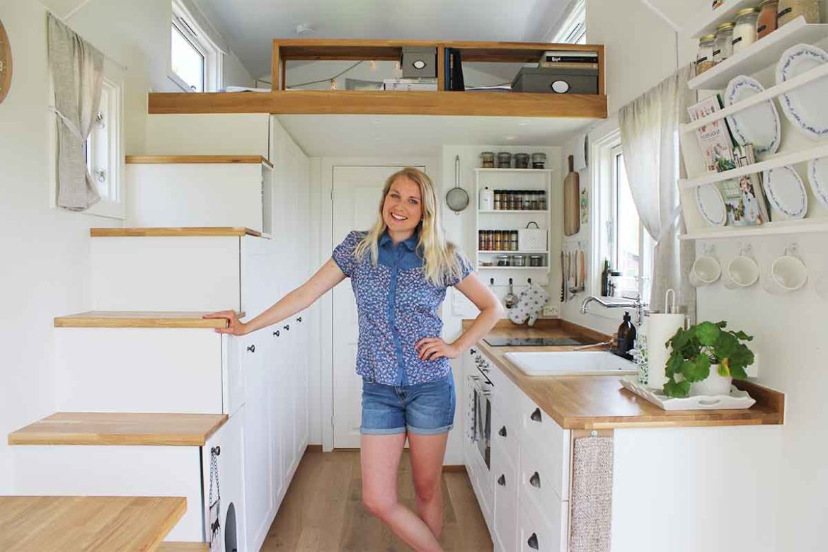 Ida Lives With Her Cat In This Beautiful 236 Sq Ft Tiny House!