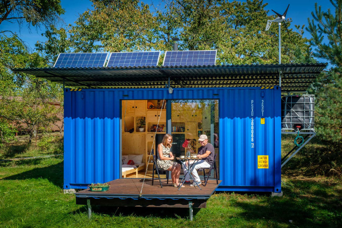 Gaia, An Off-Grid Container Home That Generates Energy And Water By Itself!