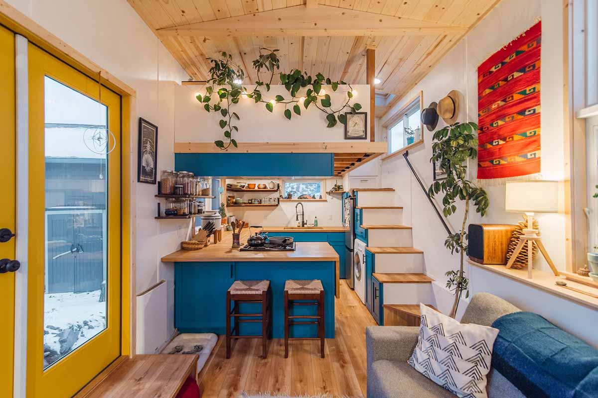 a-cozy-tiny-home-for-becoming-a-minimalist-carrie-and-dan-s-country