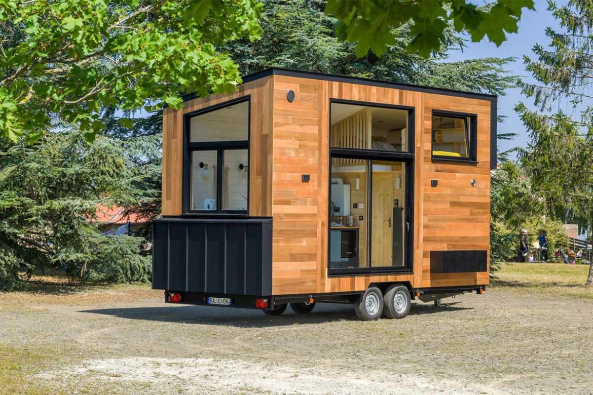 Tiny House with Roof Length Glass Doors and Windows to Maximize the Natural Light