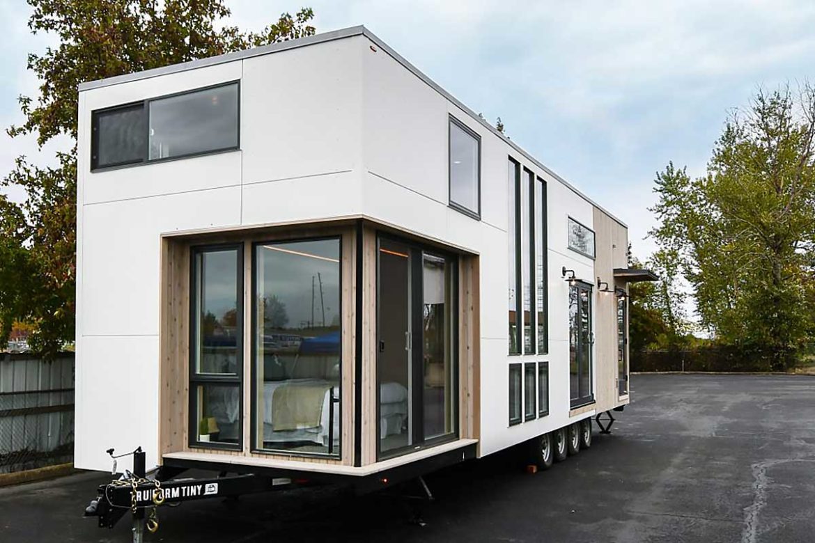 Urban Park Max: An ultra-modern tiny house with an open concept layout