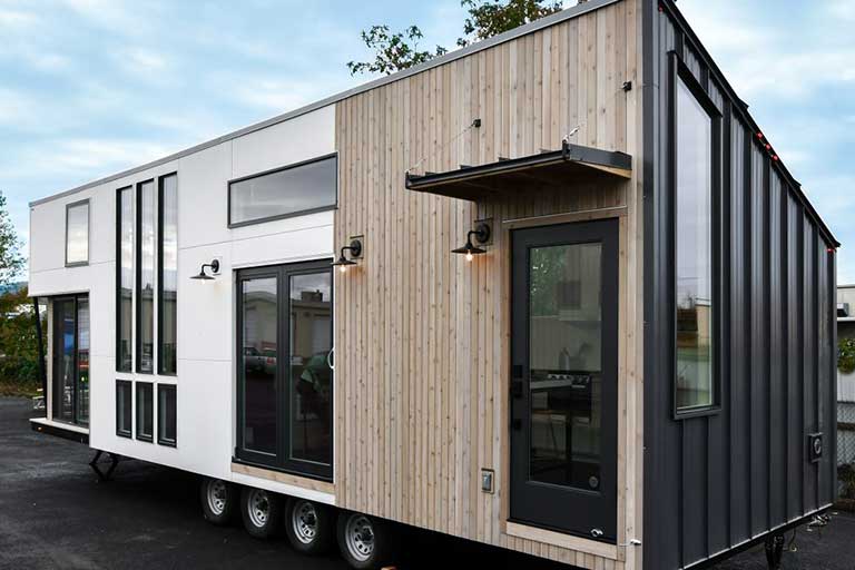 Urban Park Max: An ultra-modern tiny house with an open concept layout