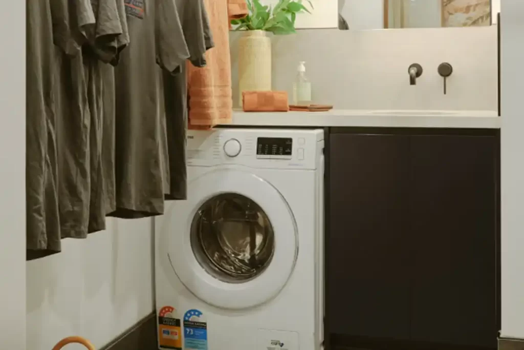 This container home fits a kitchen, bathroom, and bedroom into just 12 meters.